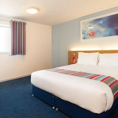 Travelodge London Ealing Εξωτερικό φωτογραφία