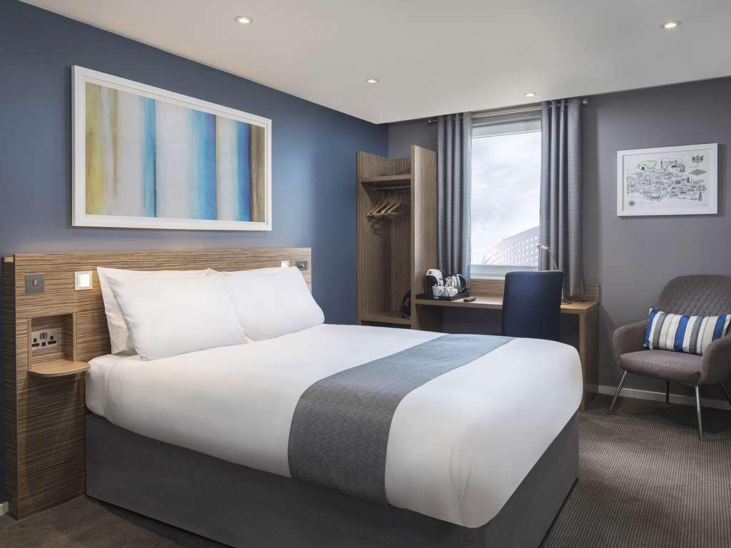 Travelodge London Ealing Δωμάτιο φωτογραφία
