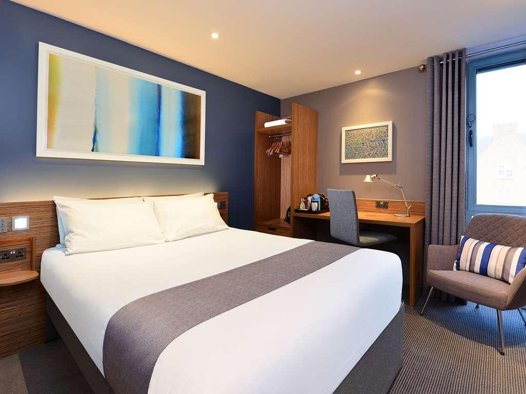 Travelodge London Ealing Δωμάτιο φωτογραφία