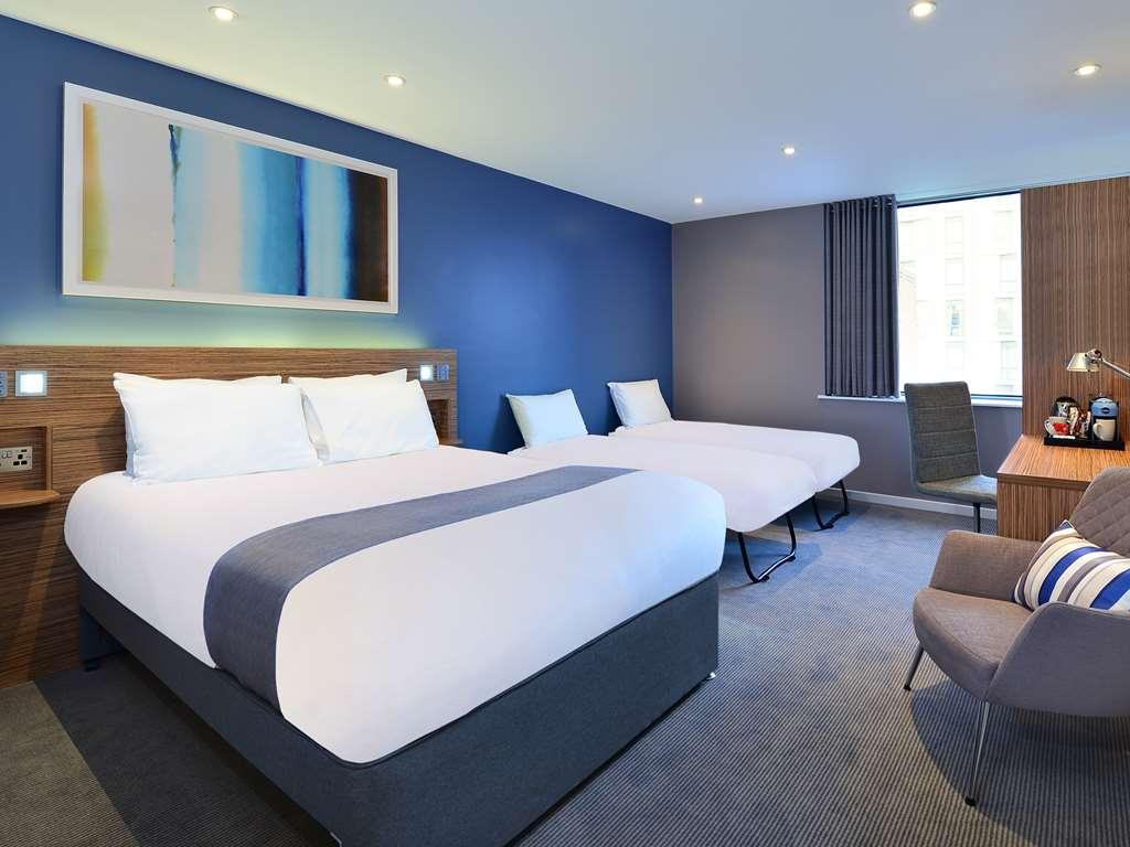 Travelodge London Ealing Δωμάτιο φωτογραφία