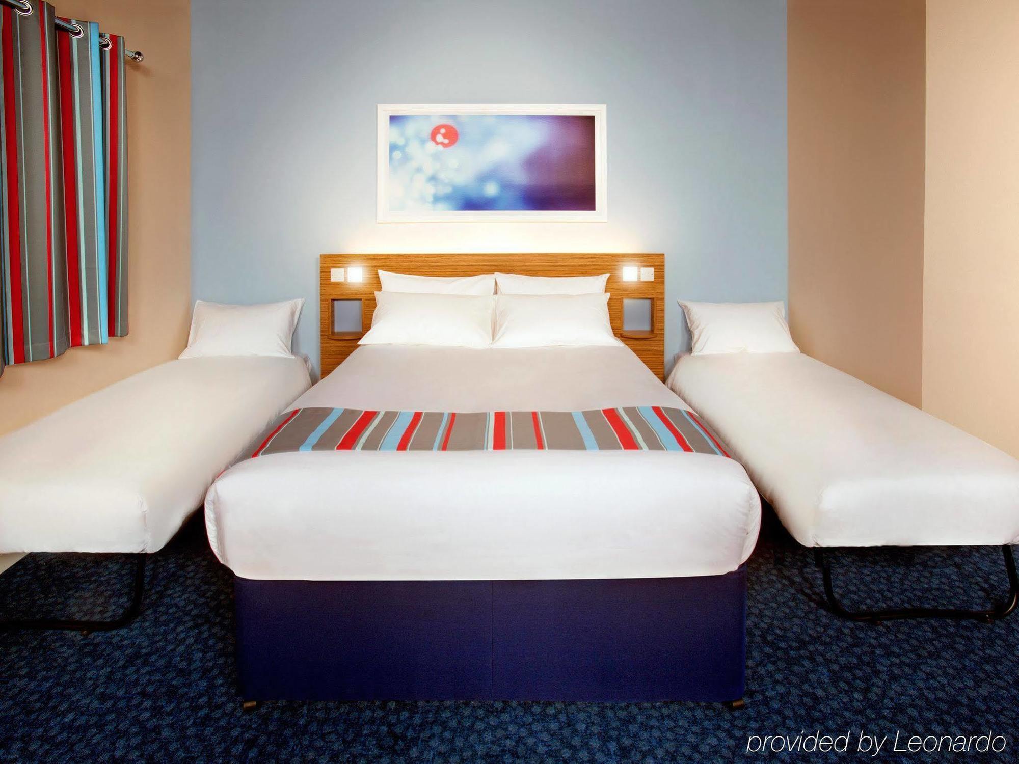 Travelodge London Ealing Εξωτερικό φωτογραφία