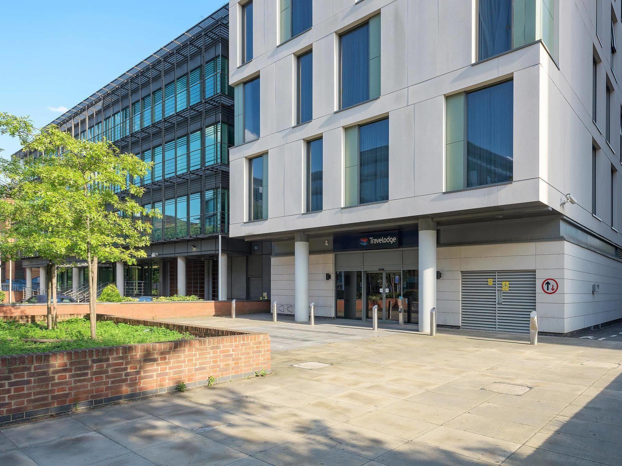 Travelodge London Ealing Εξωτερικό φωτογραφία