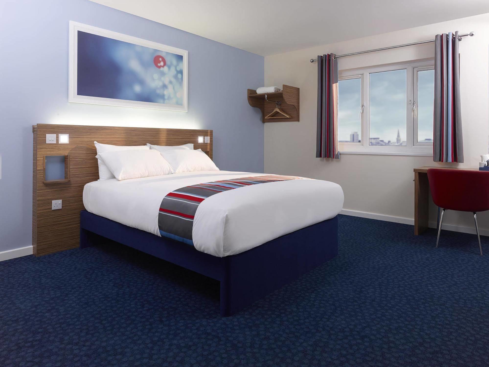 Travelodge London Ealing Εξωτερικό φωτογραφία