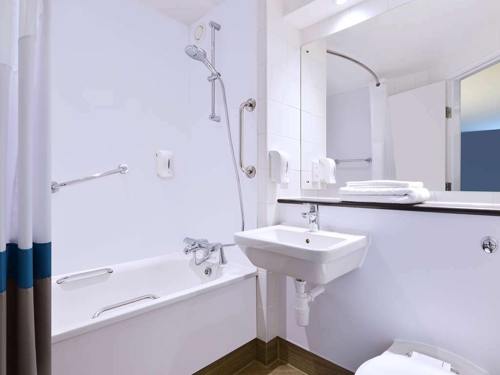 Travelodge London Ealing Δωμάτιο φωτογραφία